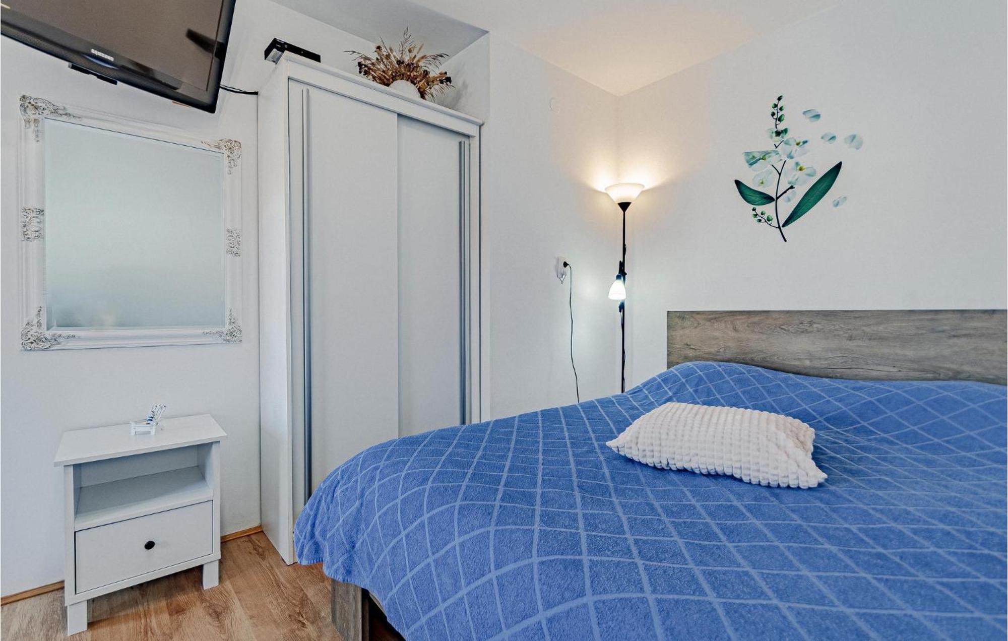 Stunning Apartment In Racisce With Wifi Exterior photo
