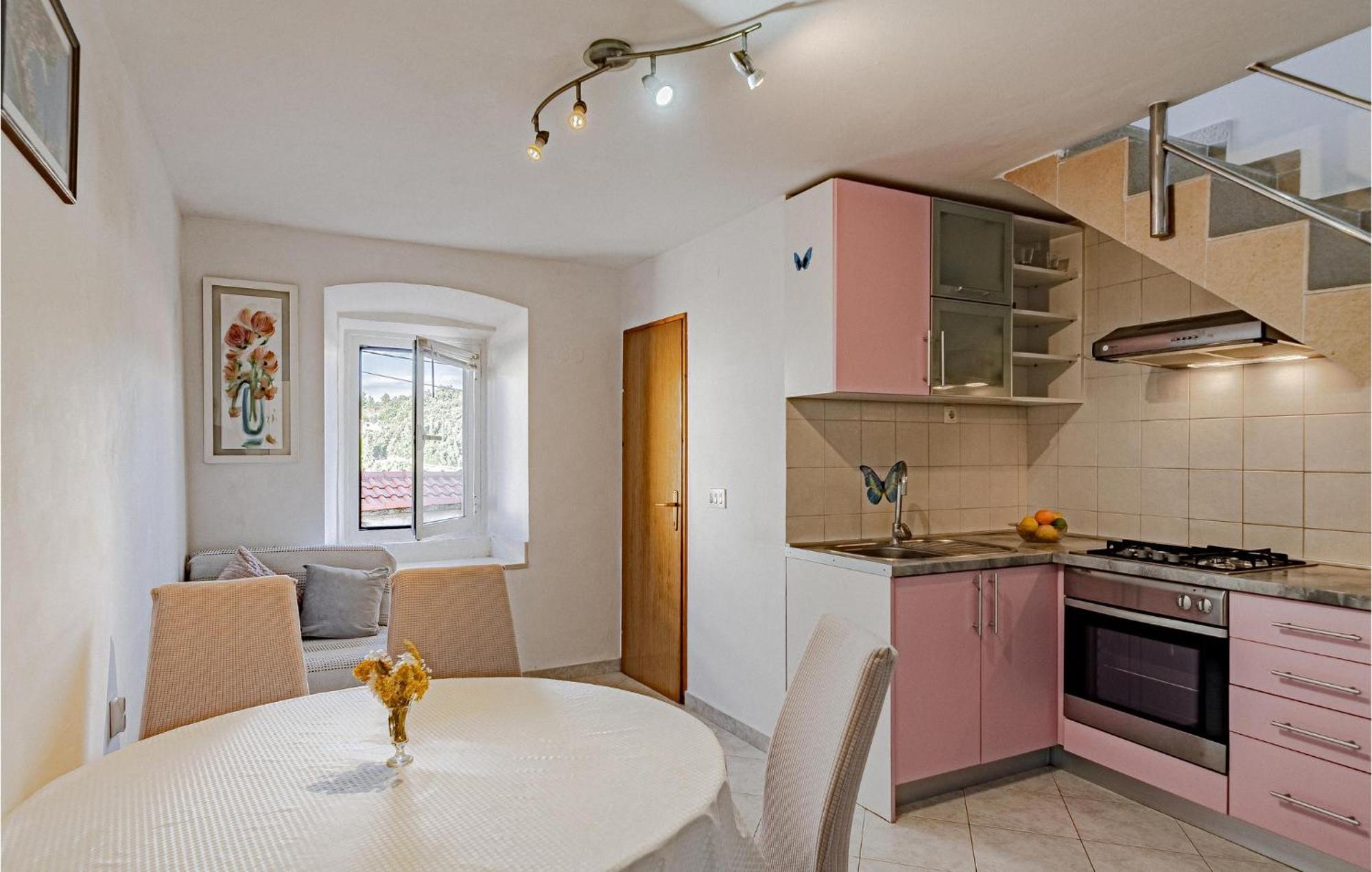Stunning Apartment In Racisce With Wifi Exterior photo